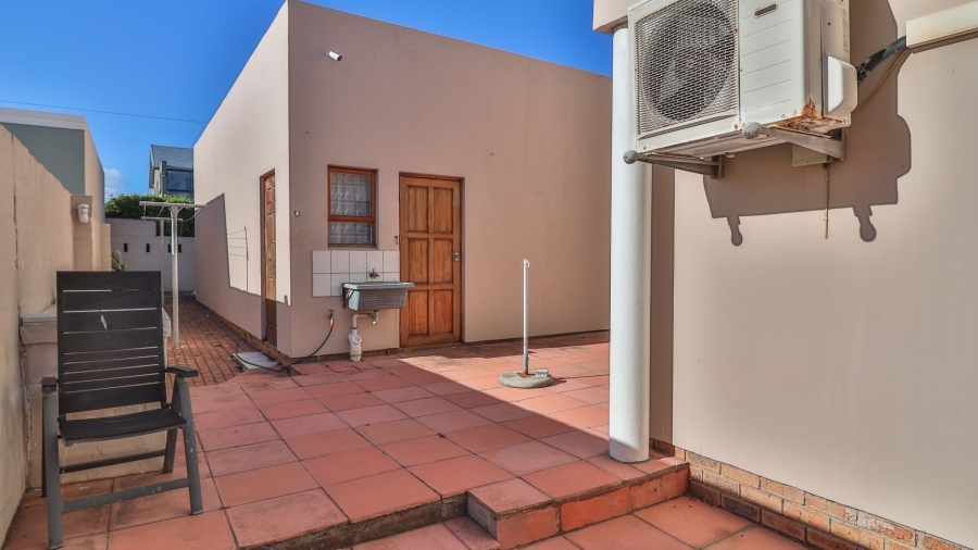 5 Bedroom Property for Sale in Sandbaai Western Cape